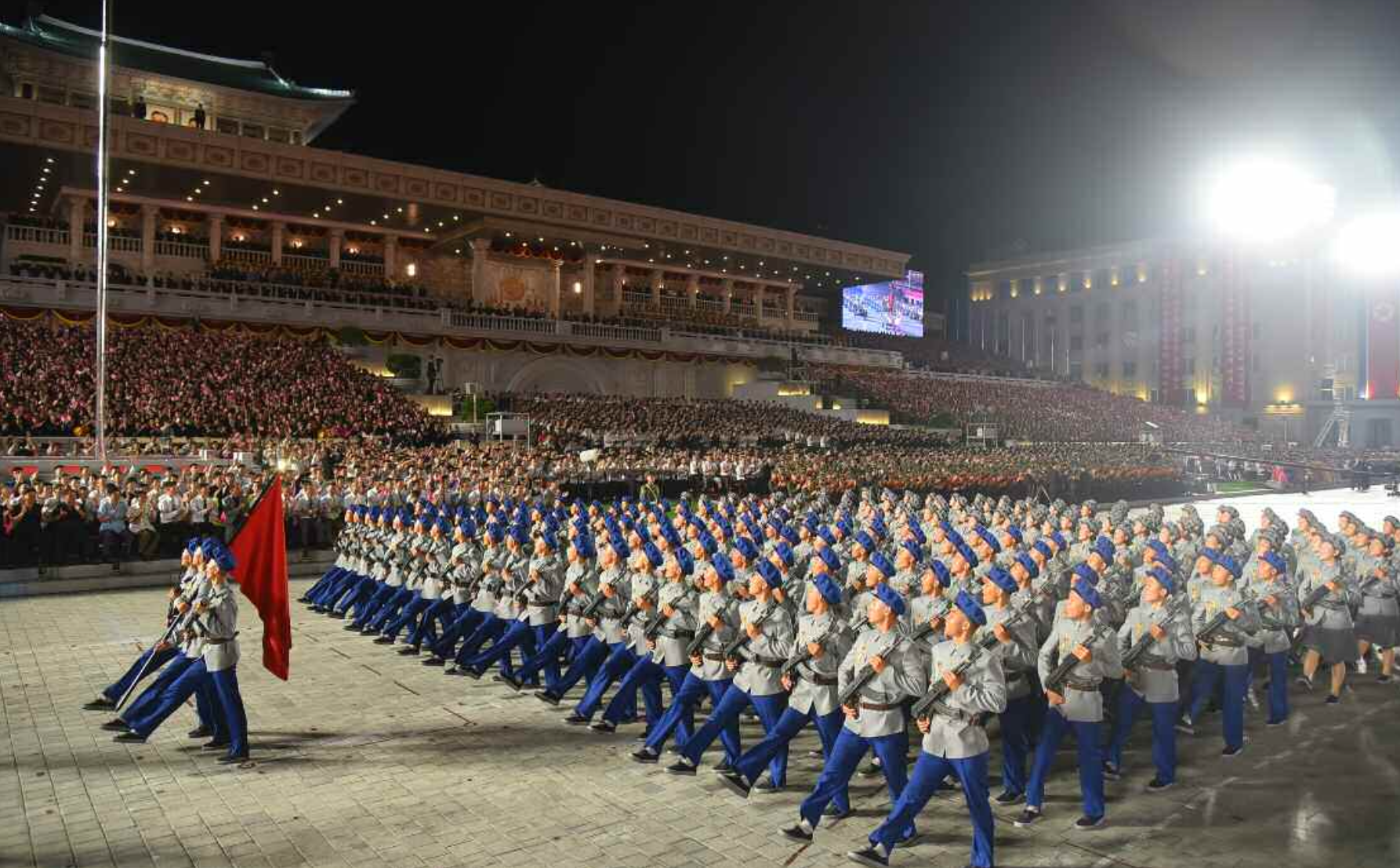 Thế giới - Ông Kim Jong Un và con gái dự lễ duyệt binh mừng quốc khánh Triều Tiên (Hình 4).