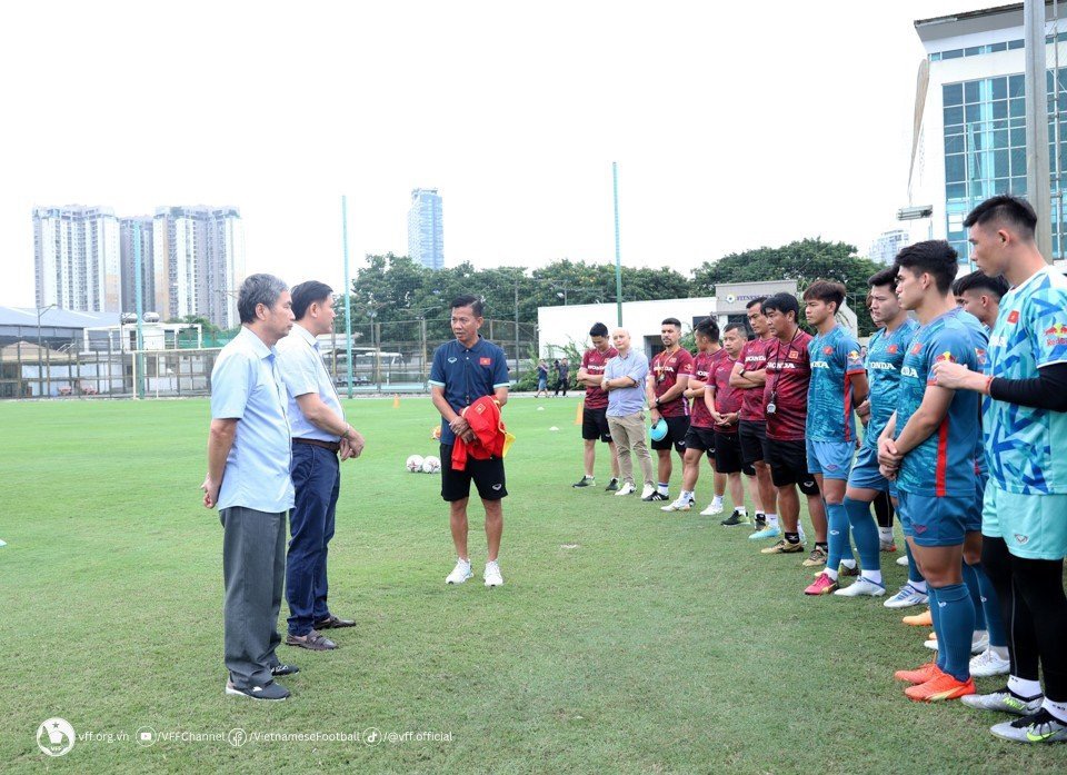 Tiền vệ Olympic Việt Nam: 'Toàn đội phải khắc phục điểm yếu'  - Ảnh 2.