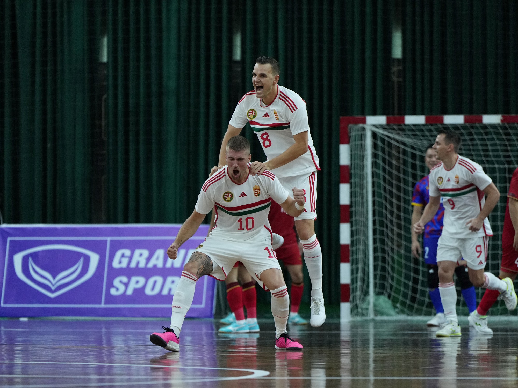 Đội tuyển futsal Việt Nam thất bại trước đội bóng 'khổng lồ' đến từ châu Âu - Ảnh 3.