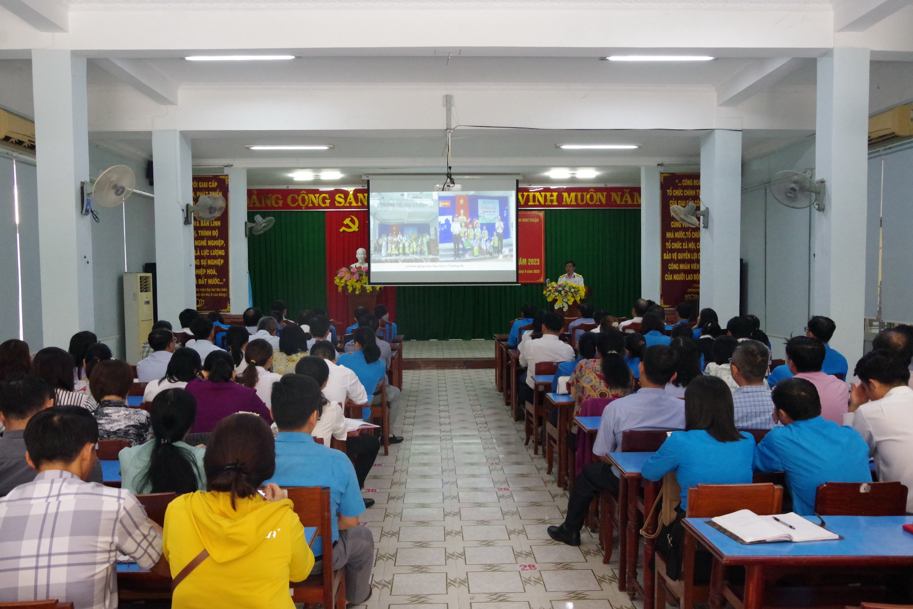 Sự kiện - Tuyên truyền về tình hình biển, đảo cho người dân ở tỉnh Ninh Thuận (Hình 3).