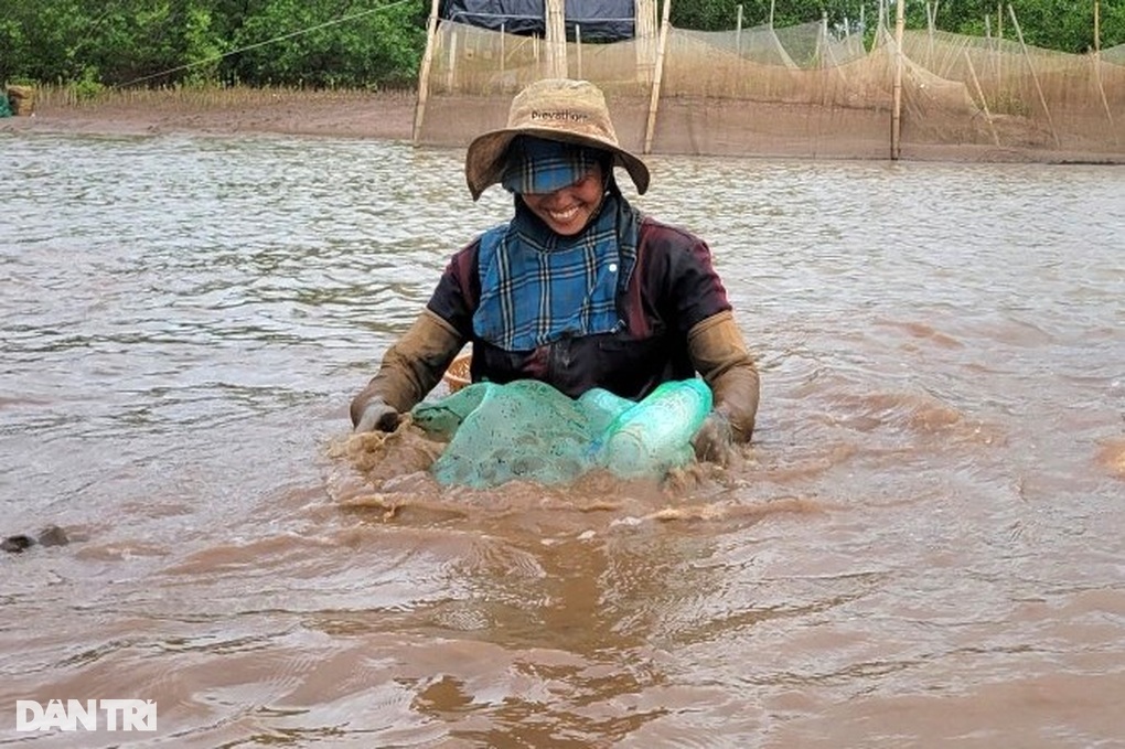 Nam thanh niên mất tích trong lúc khai thác ngao trên biển - 2