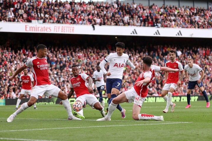 Son Heung-min cũng có cú đúp bàn thắng. (Ảnh: Getty Images)