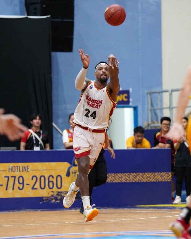 Nha Trang Dolphins quật cường ngăn Saigon Heat đăng quang sớm giải bóng rổ VBA 2023 - Ảnh 2.