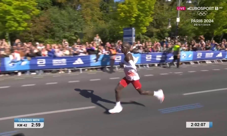 Khoảnh khắc Kipchoge về nhất Berlin Marathon 2023