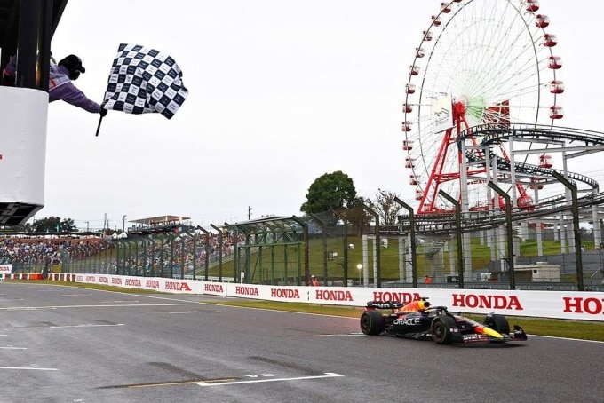 Verstappen về nhất trên đường đua Suzuka ngày 24/9. Ảnh: Red Bull