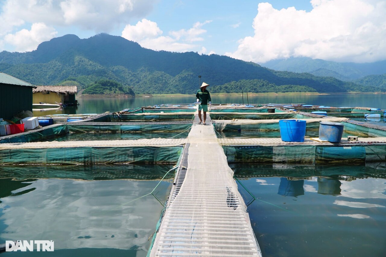 Những người làm bảo mẫu ở nơi chứa 1,45 tỷ m3 nước - 7