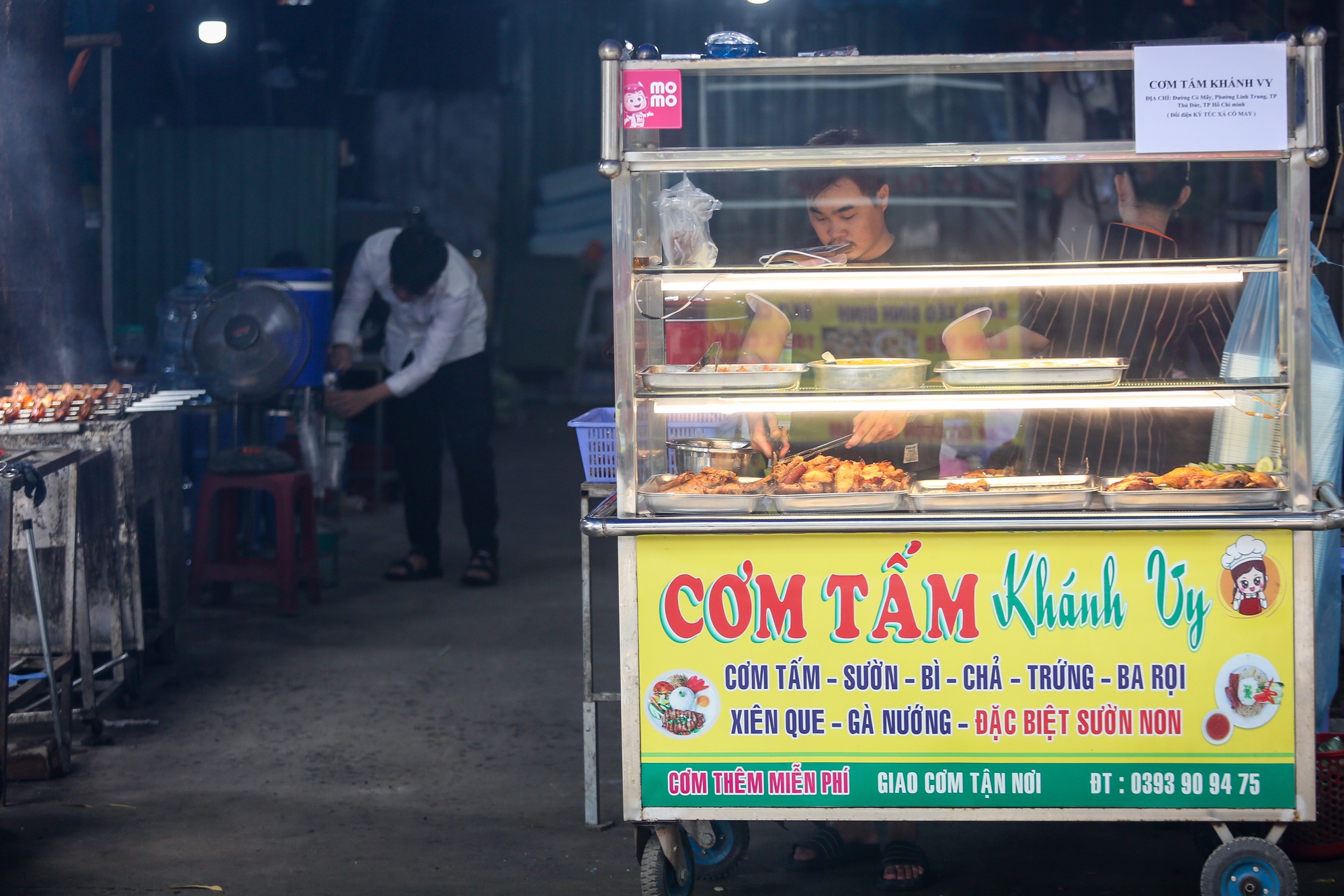 Cơm sinh viên: 'Ăn qua loa rồi vùi đầu học hành, làm thêm là sai lầm' - Ảnh 1.