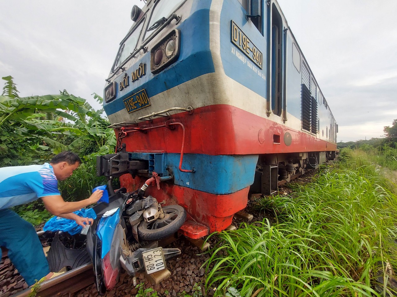 Đồng Nai: Bị tàu lửa tông, 2 người đi trên xe máy tử vong - Ảnh 1.