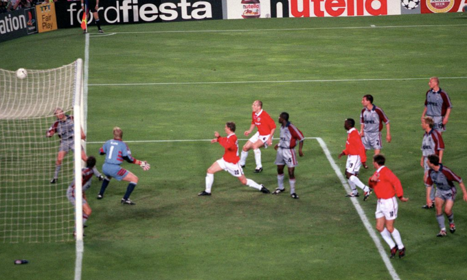 Man Utd thắng ngược Bayern 2-1 ở chung kết Champions League 1998-1999. Ảnh: Empics