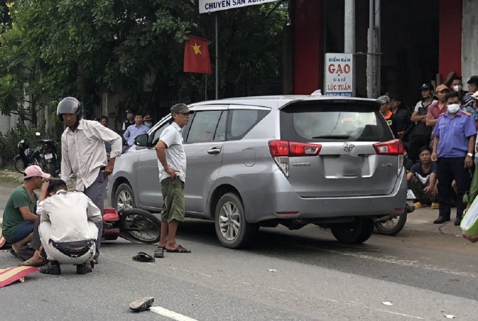 Hiện trường tai nạn giao thông khiến hai cha con tử vong, sáng 6/9. Ảnh: Đức Minh