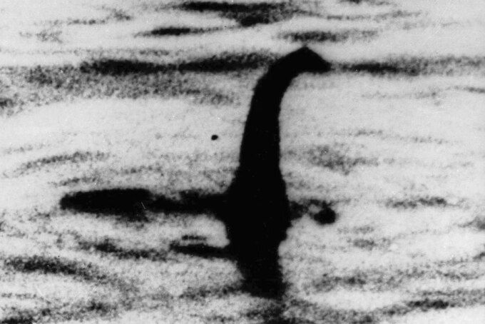 Bức ảnh được cho là bằng chứng về quái vật hồ Loch Ness do bác sĩ Wilson công bố. Ảnh: Washington Post