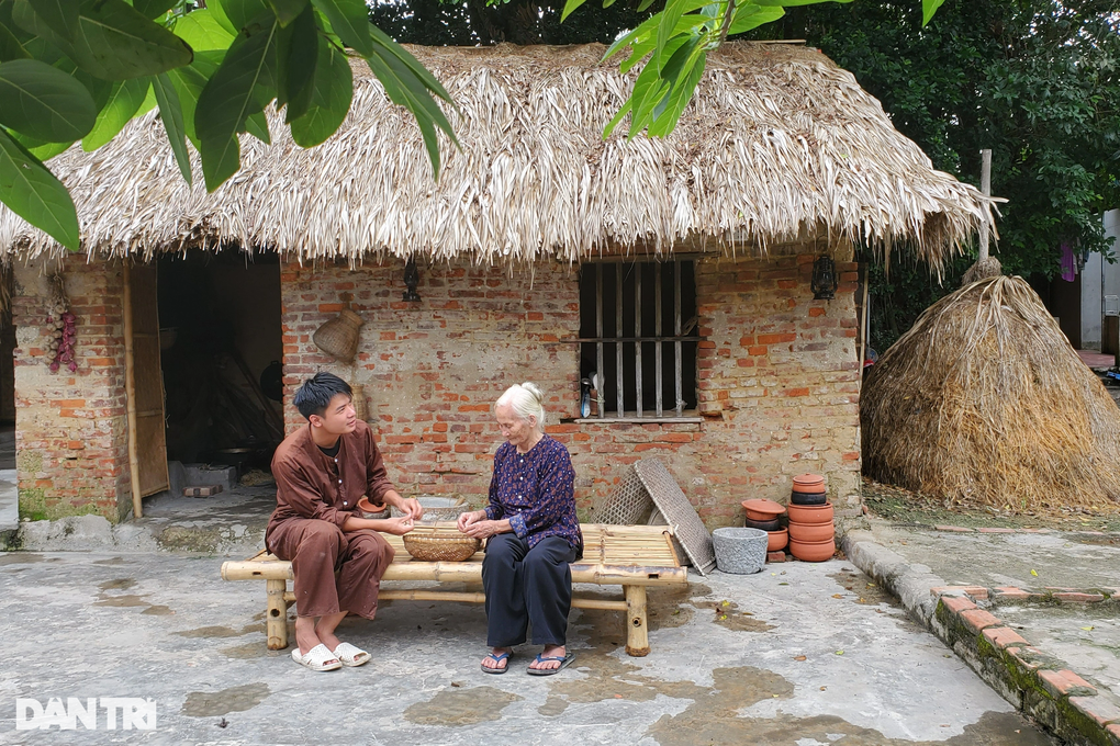 Chàng trai trẻ bỏ phố về quê làm trò vô công rồi nghề mà triệu người xem - 1