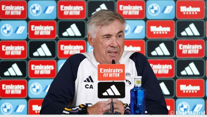 HLV Ancelotti trong cuộc họp báo trước vòng 8 La Liga ngày 29/9. Ảnh: realmadrid.com