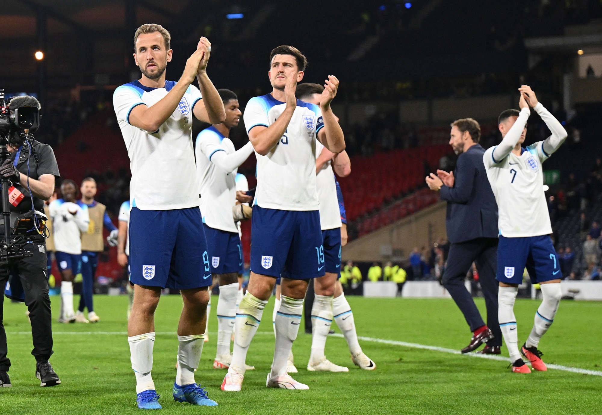 HLV Gareth Southgate chỉ trích kịch liệt báo chí Anh vì đả kích Harry Maguire - Ảnh 1.