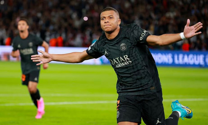 Mbappe mừng bàn vào lưới Dortmund. Ảnh: UEFA