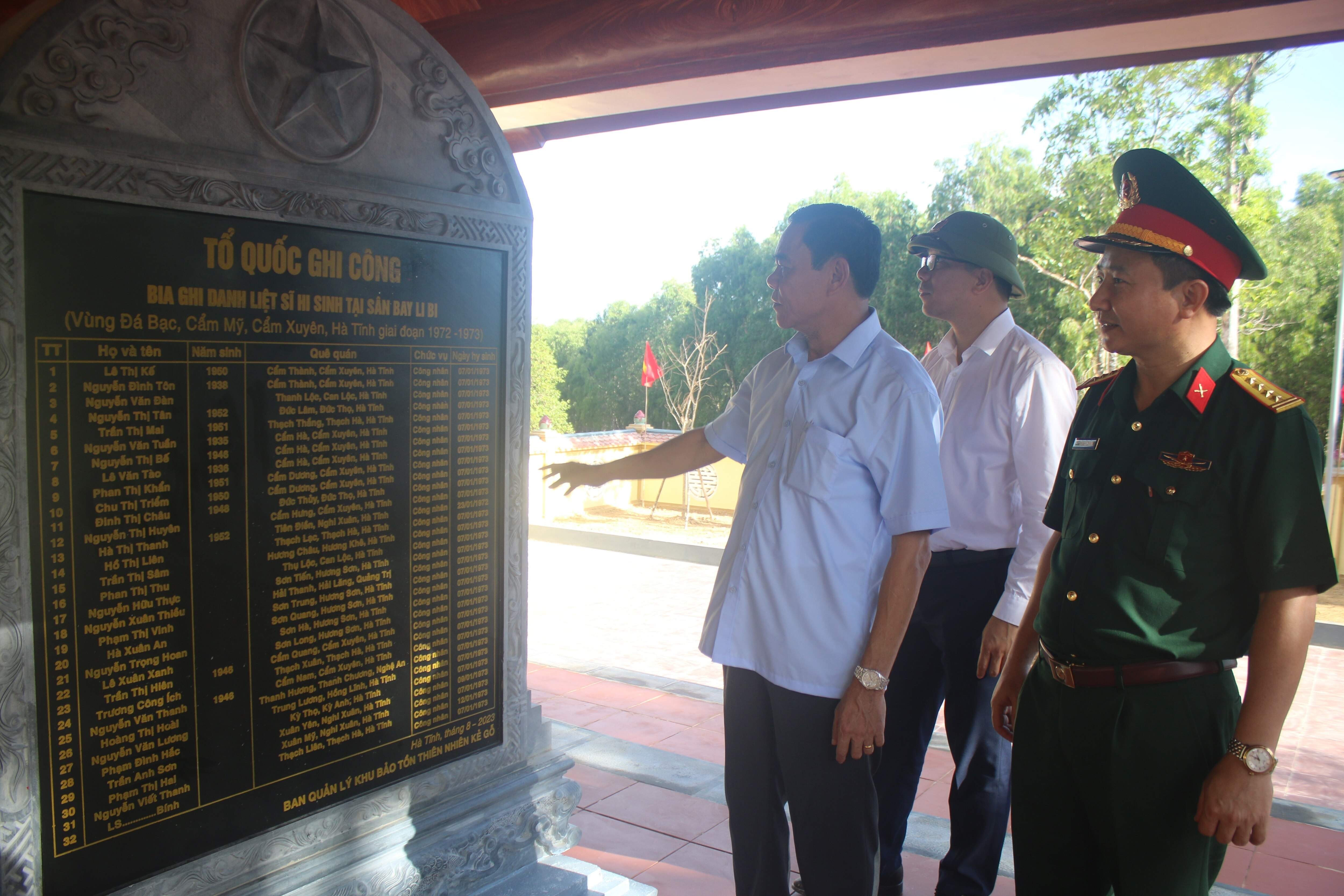 Sự kiện - Tìm mảnh ghép ký ức trong lòng hồ Kẻ Gỗ: Sân bay LiBi không bao giờ bị quên lãng (Hình 2).