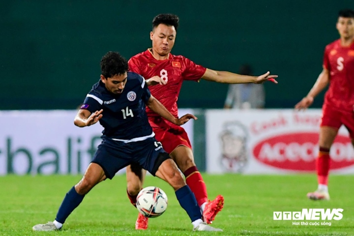 U23 Việt Nam không gặp nhiều khó khăn trước U23 Guam. (Ảnh: Kim Chi)