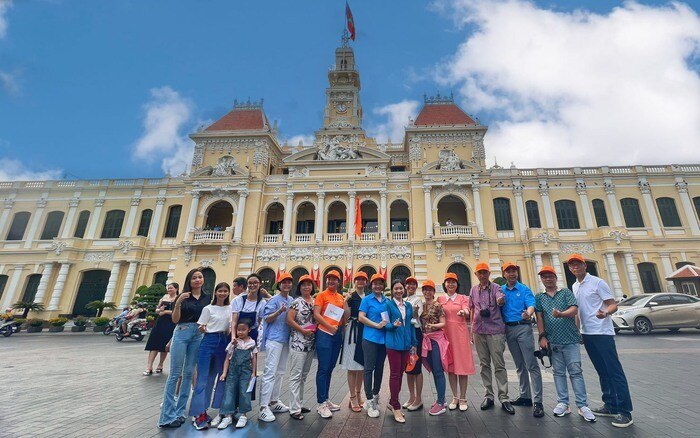 Tour tham quan trụ sở UBND TP. Hồ Chí Minh 'đắt khách' 2 ngày đầu nghỉ lễ