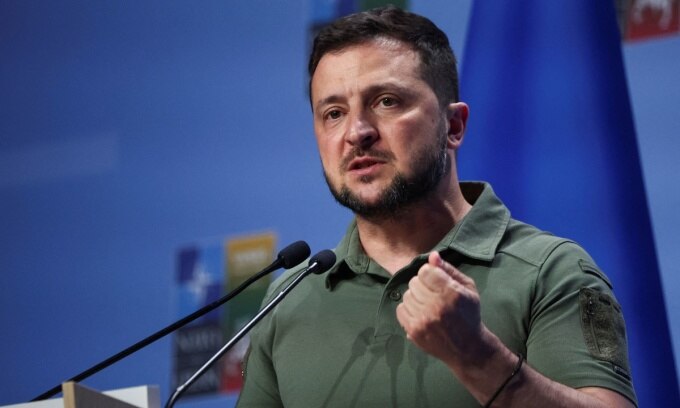 Tổng thống Ukraine Volodymyr Zelensky trong cuộc họp báo tại hội nghị thượng đỉnh các lãnh đạo NATO ở Vilnius, Litva, hồi tháng 7. Ảnh: Reuters