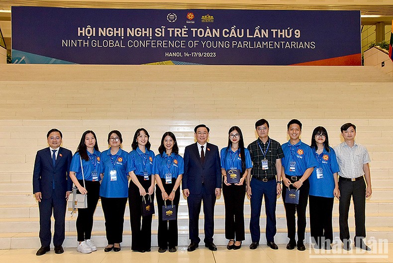 'Tuổi trẻ Việt Nam hãy chinh phục những đỉnh cao hơn nữa' ảnh 3'Tuổi trẻ Việt Nam hãy chinh phục những đỉnh cao hơn nữa' ảnh 3