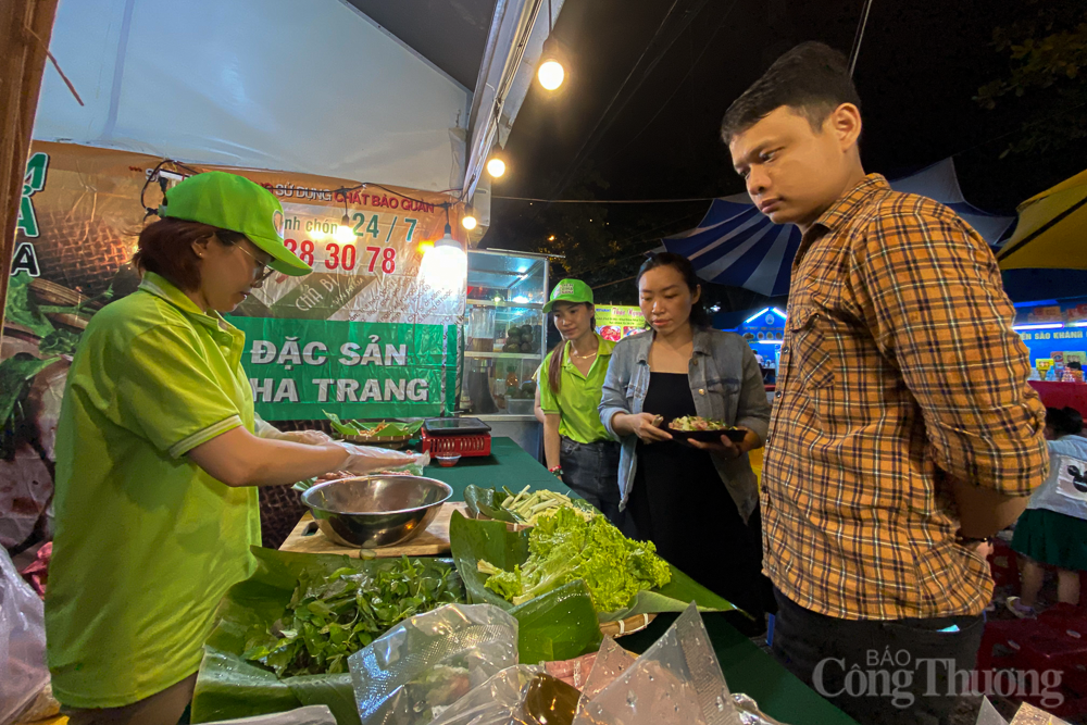 Khánh Hòa mở phiên chợ đêm ở công viên