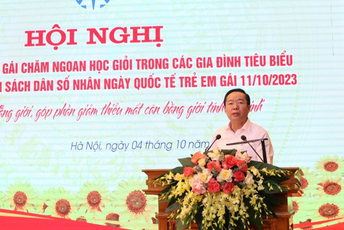 Ông Trần Thanh Long, Quyền Chủ tịch UBND quận Nam Từ Liêm phát biểu tại hội nghị