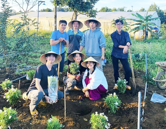 Năm 2021, nhóm bạn trẻ tìm đến rẻo cao An Toàn thực hiện ý tưởng về HTX Nông dược liệu kết hợp phát triển du lịch bản địa ảnh 3