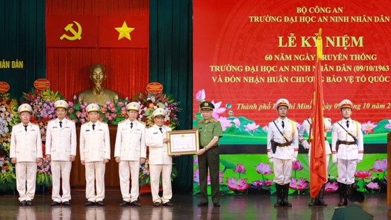 Trường Đại học ANND đón nhận Huân chương Bảo vệ Tổ quốc hạng Nhì. Ảnh: Đại học ANND ảnh 6