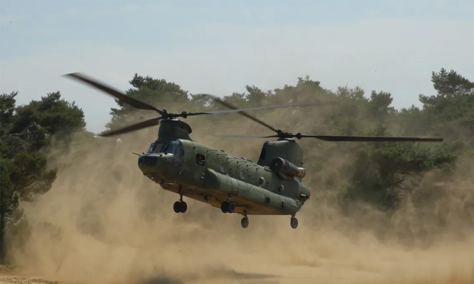 Trực thăng Chinook tạo ra luồng khí hướng xuống. Ảnh: Joris van Boven/Shutterstock