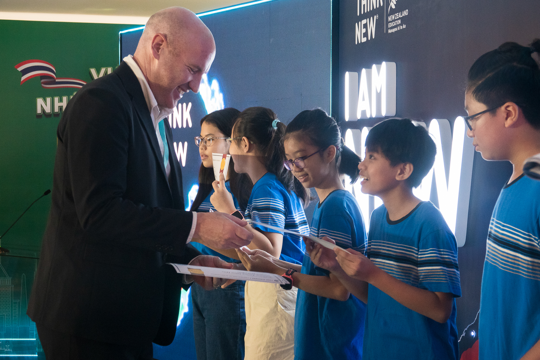 Tân Tổng lãnh sự New Zealand: 'Việc học không phải là lặp lại và thuộc lòng' - Ảnh 3.