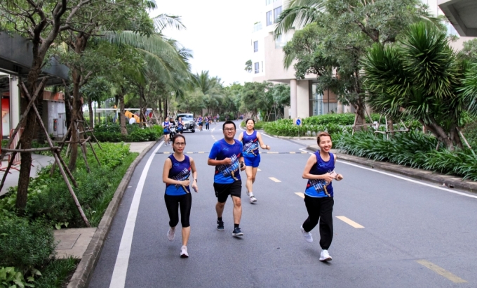 Tập thể Kusto Home hưởng ứng giải chạy Dare to Run. Ảnh: Kusto Home