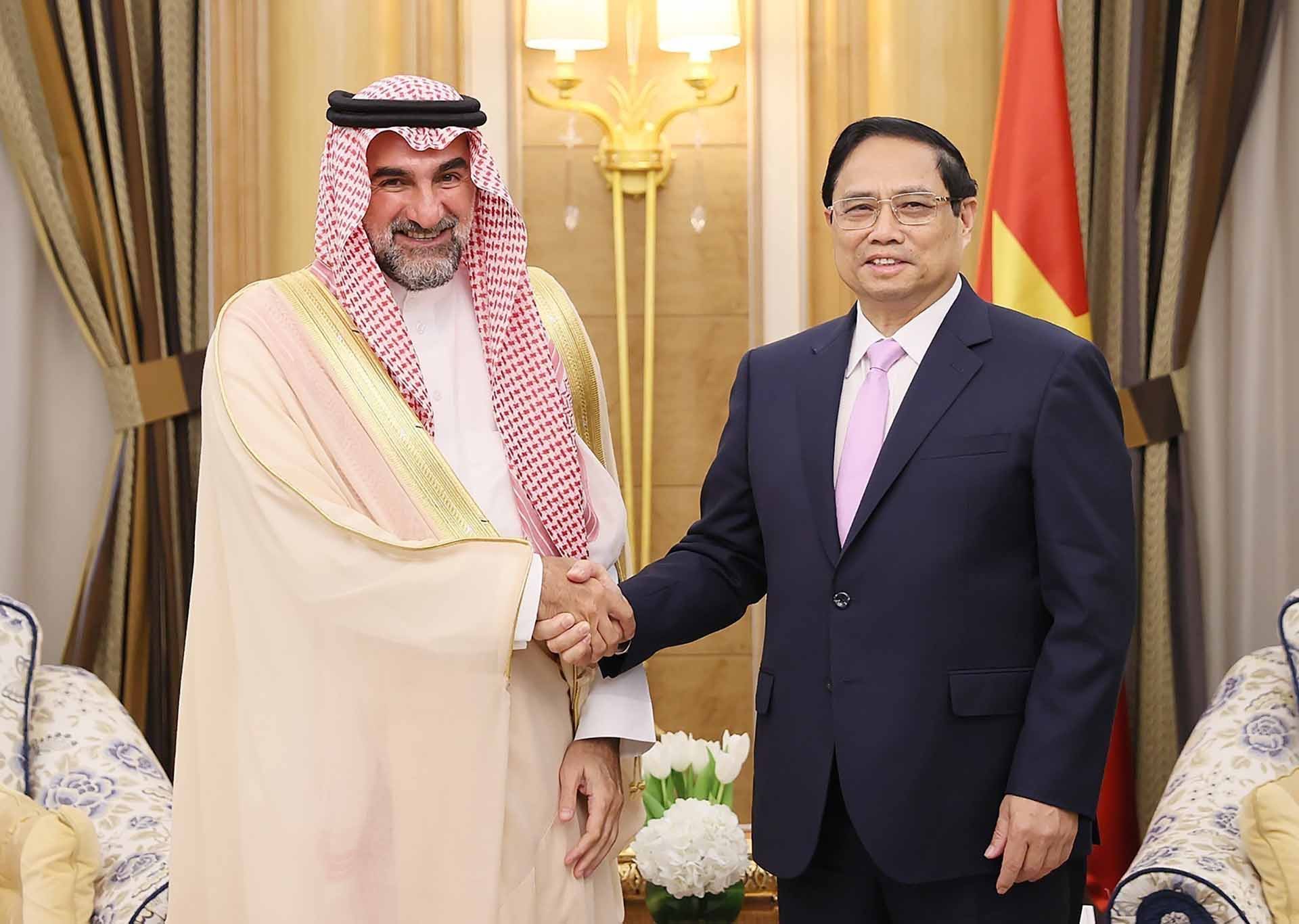 Thủ tướng Phạm Minh Chính tiếp ông Yasir Al-Rumayyan, Thống đốc Quỹ đầu tư công Saudi Arabia (PIF). (Nguồn: TTXVN)