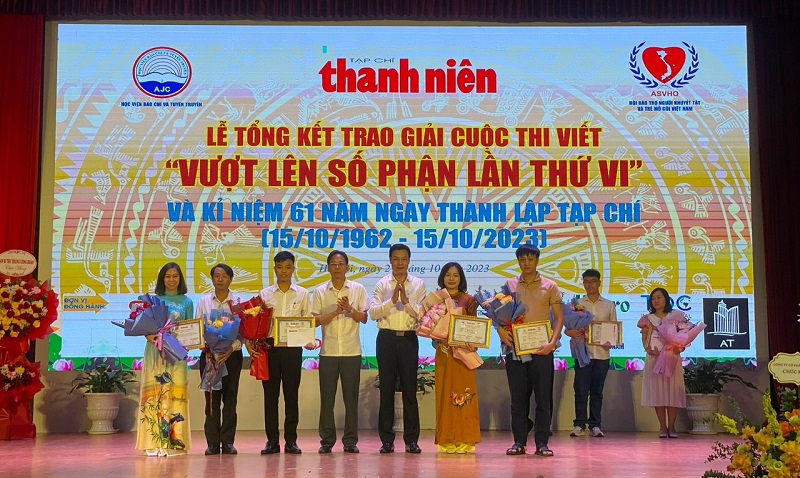 gan 1000 bai tham du cuoc thi viet vuot len so phan lan thu vi hinh 2