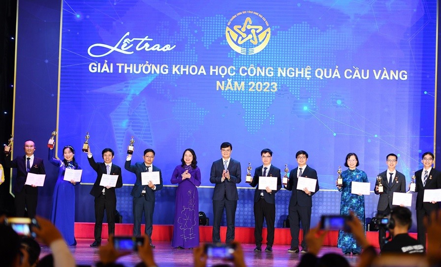 20 năm Giải thưởng KHCN 'Quả cầu vàng': Nâng bước các nhà khoa học trẻ