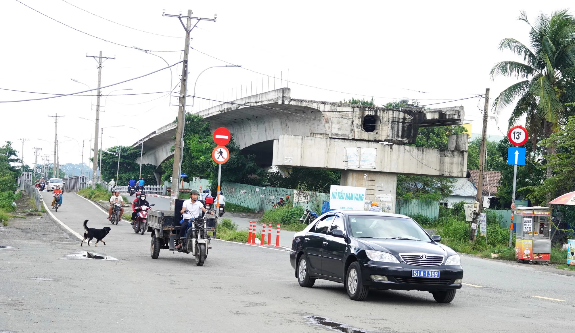 Bí thư TP.HCM chỉ ra khoảng trống dẫn đến né tránh, đùn đẩy 'hết sức khéo léo' - Ảnh 1.