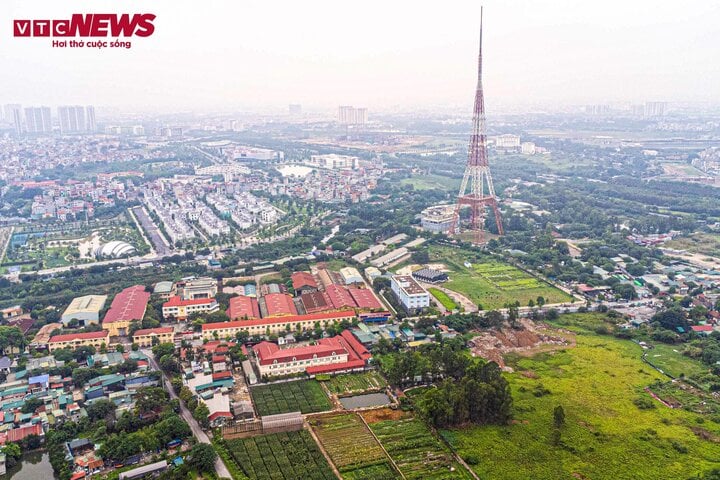 Nhiều người trẻ phải chấp nhận di chuyển xa hơn để chọn một căn nhà ở các khu ven đô. (Ảnh minh họa)