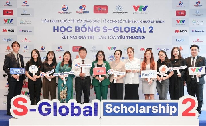 Học bổng S-Global giai đoạn 2 tài trợ 60% cho chương trình IELTS/Giao tiếp trực tuyến với sự đồng hành của VTV và nhiều đối tác lớn khác.