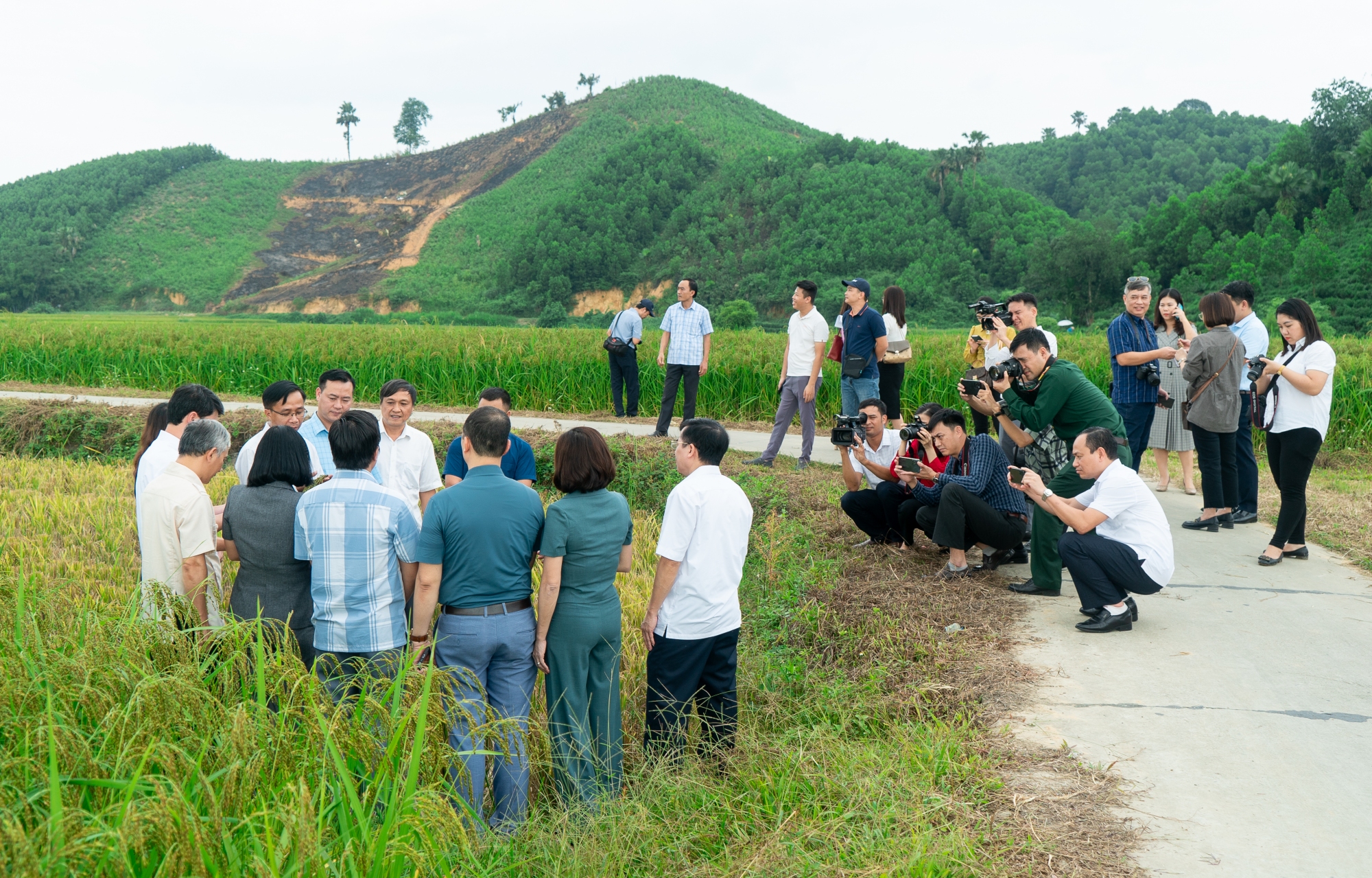 hoi nha bao tinh thai nguyen to chuc chuong trinh di thuc te sang tac cho hoi vien hinh 1