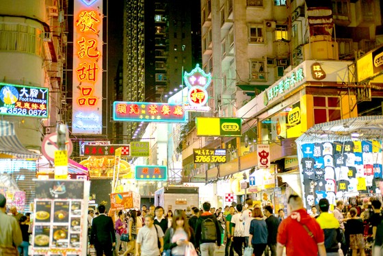 Khu chợ đêm Mong Kok ở Đặc khu hành chính Hồng Công ảnh 1