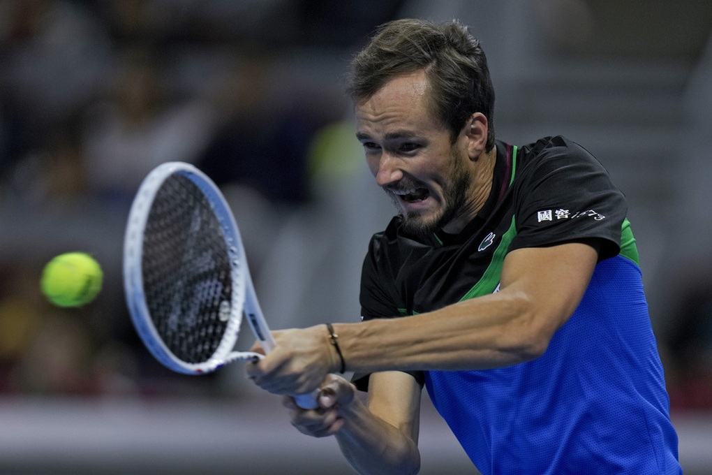 Medvedev đối đầu Tsitsipas, Sinner đại chiến Rublev ở bán kết - 1