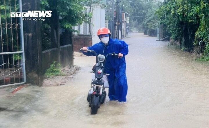 Miền Trung mưa không ngớt, ngập lụt ở nhiều nơi. (Ảnh: Thanh Ba)