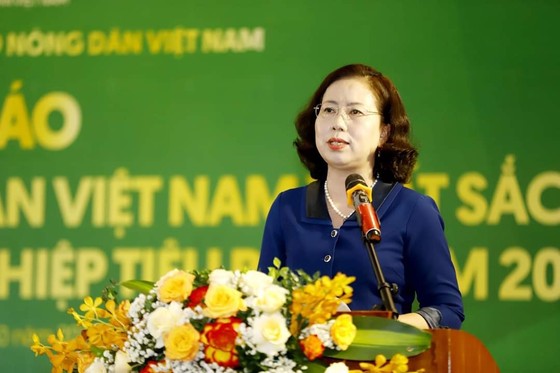 Bà Bùi Thị Thơm, Phó Chủ tịch Trung ương Hội Nông dân Việt Nam phát biểu ảnh 1