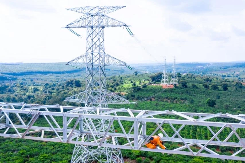 Phê duyệt đầu tư đường dây 500kV hơn 3.000 tỉ đồng để đưa điện ra Bắc - Ảnh 1.