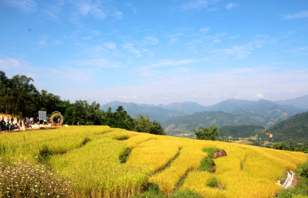 Ruộng bậc thang Bình Liêu khiến du khách mê say - Ảnh 2.