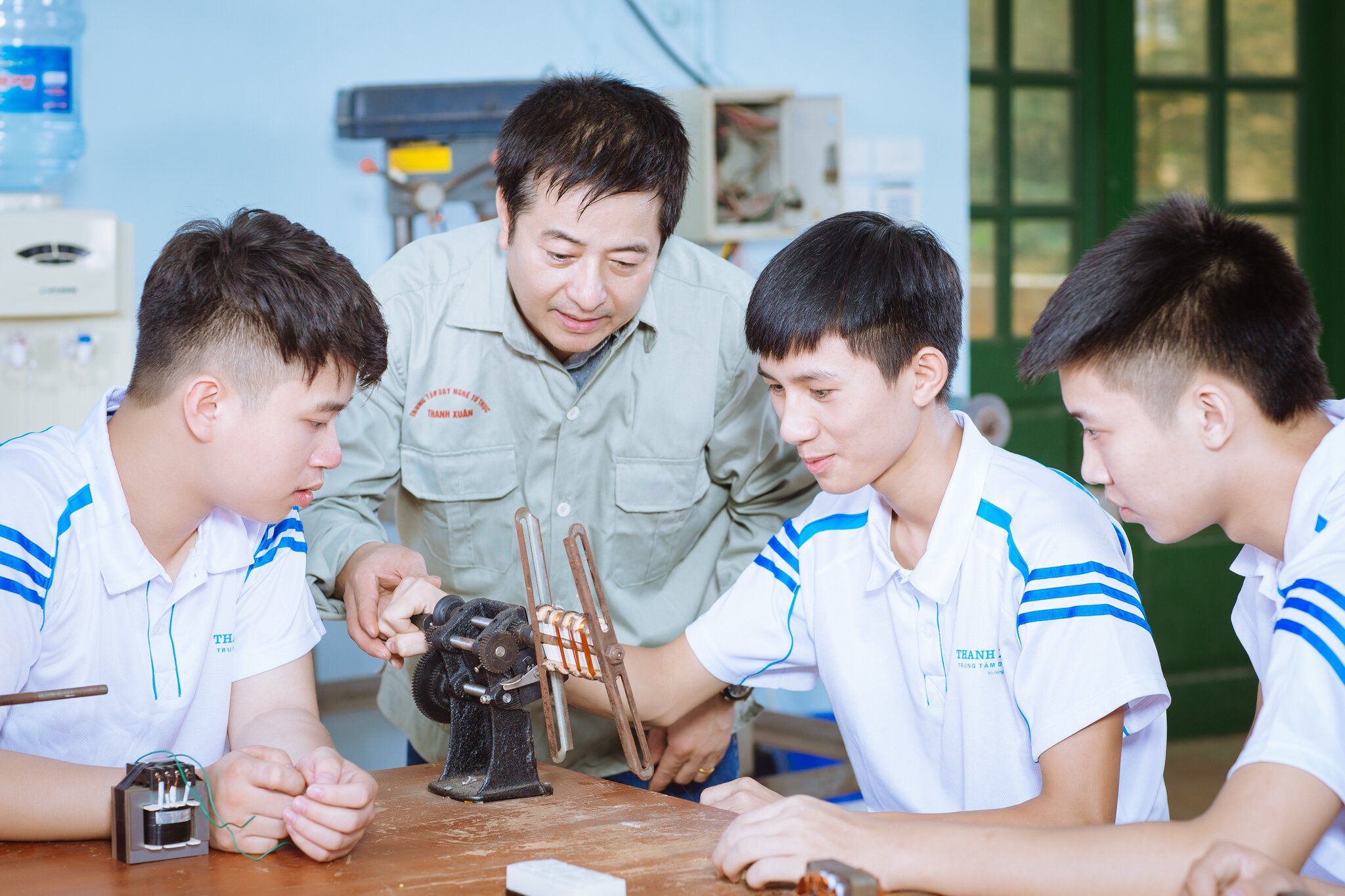 Tăng lương giáo viên dạy trung cấp, cao đẳng cao nhất hơn 14 triệu đồng/tháng. (Ảnh minh hoạ: GDTĐ)