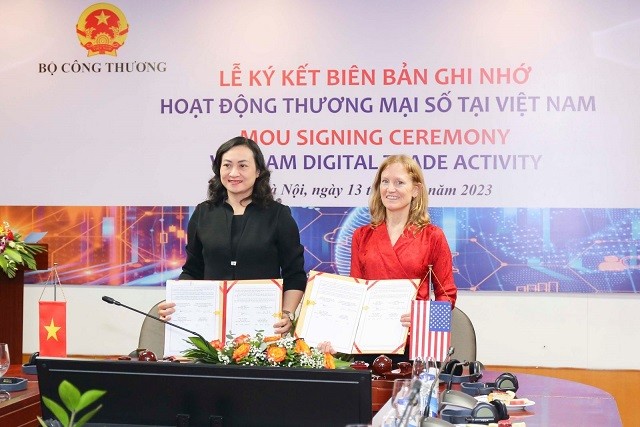 Đại diện lãnh đạo Bộ Công Thương và USAID ký kết MOU ảnh 1