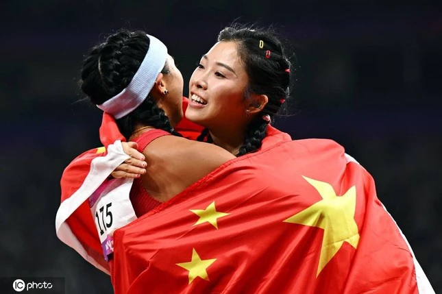 Độc lạ ASIAD 19: VĐV Trung Quốc bị tước huy chương theo cách không thể tin nổi  - Ảnh 1.