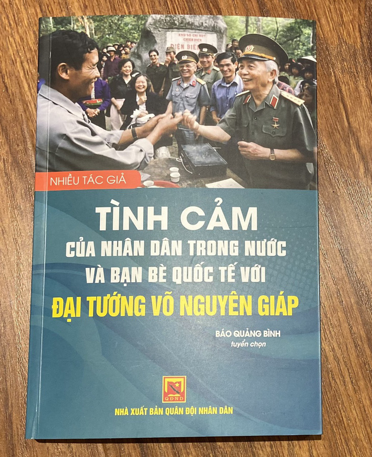 Bìa cuốn sách kỷ niệm 10 năm Đại tướng Võ Nguyên Giáp qua đời - Ảnh: T.ĐIỂU