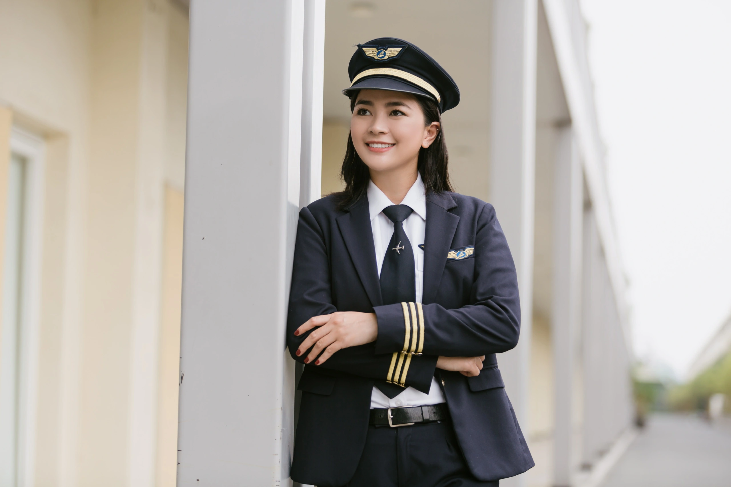 美しいベトナム人少女が飛行機の操縦を学ぶために6億ドンを費やし、自分の職業の隠れた側面について語る - Vietnam.vn