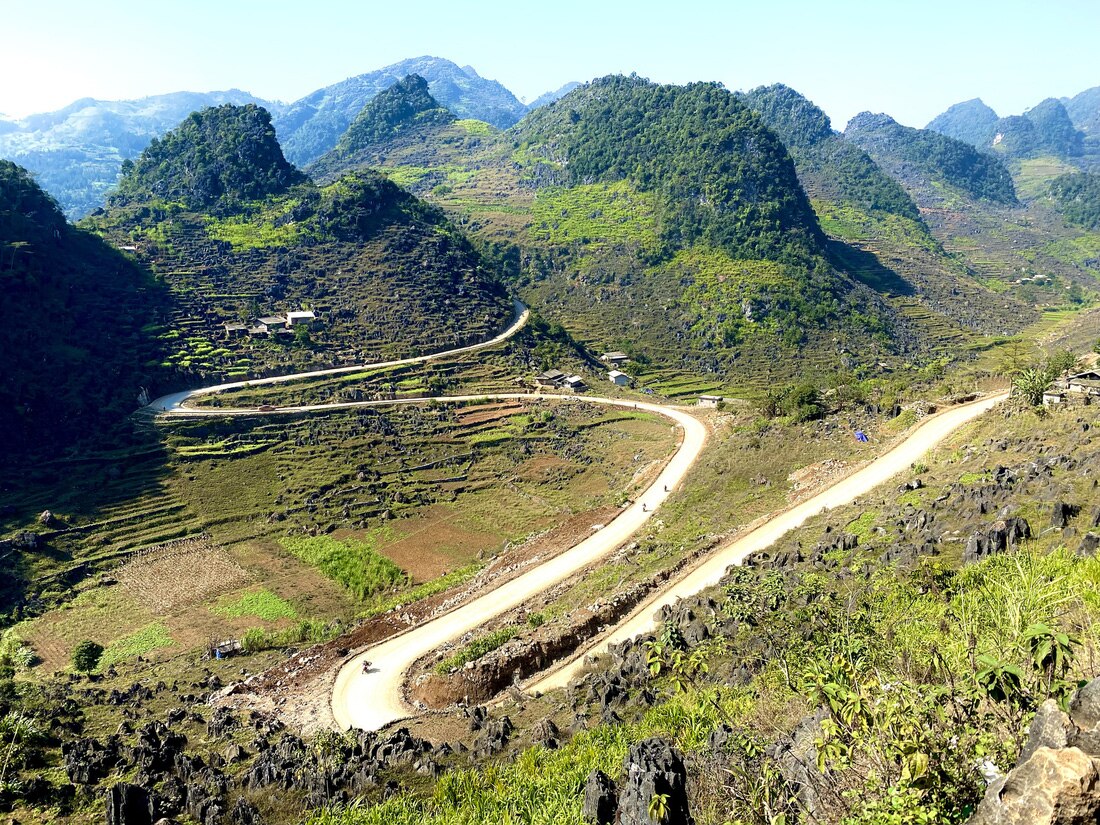 Vòng quanh Hà Giang 4 ngày 3 đêm: Nơi mỗi phiến đá hát một bài ca - Ảnh 12.